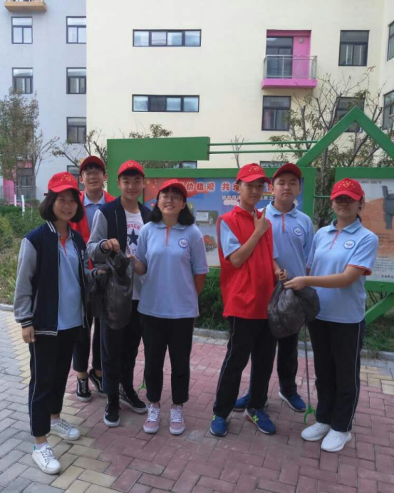  雙語小標兵，創(chuàng)文我先行