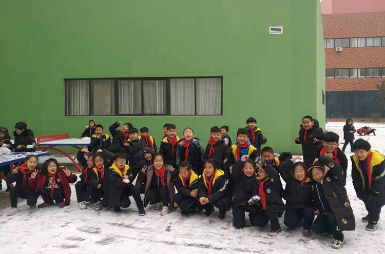 一起玩雪，留下集體記憶_副本